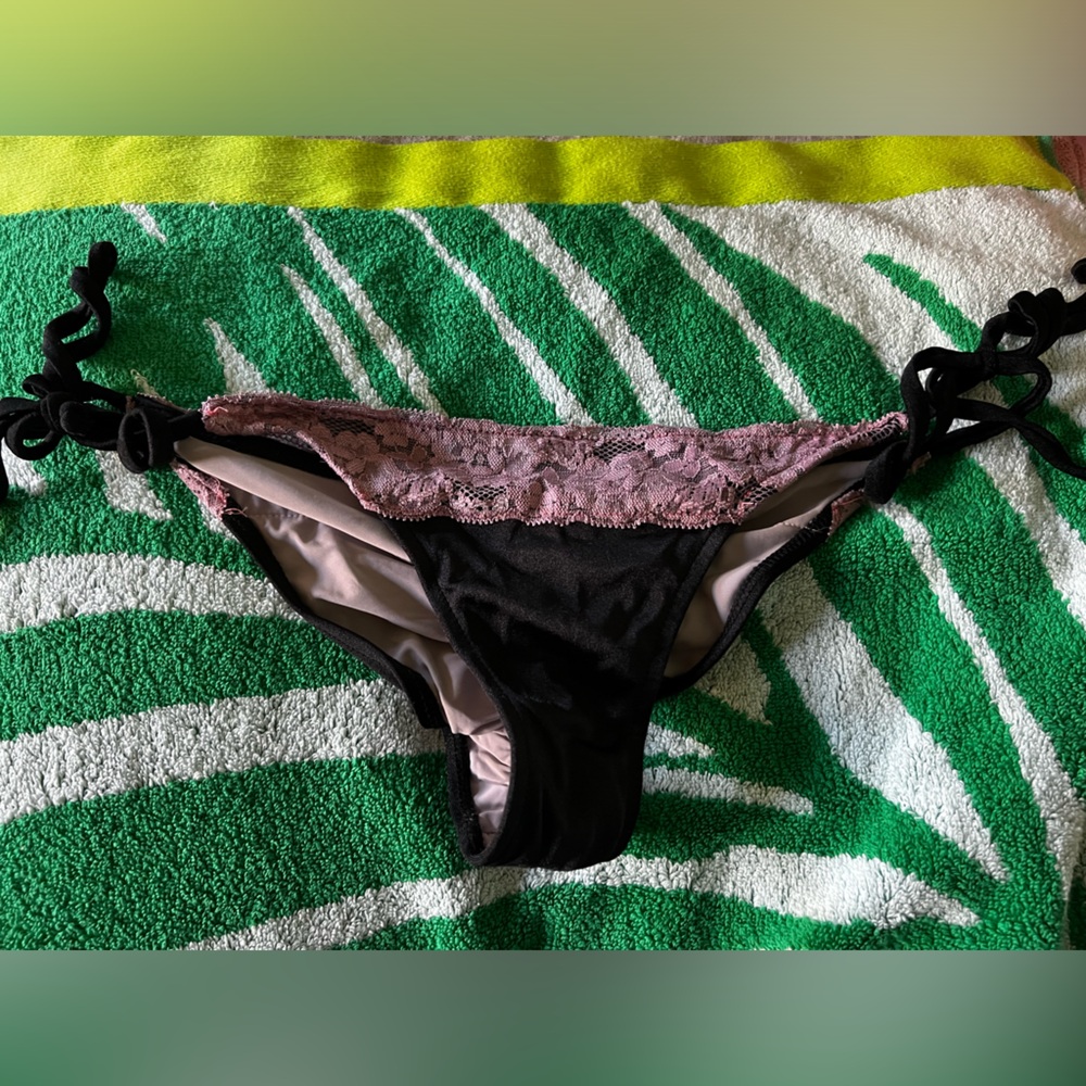 Cute bikini bottoms